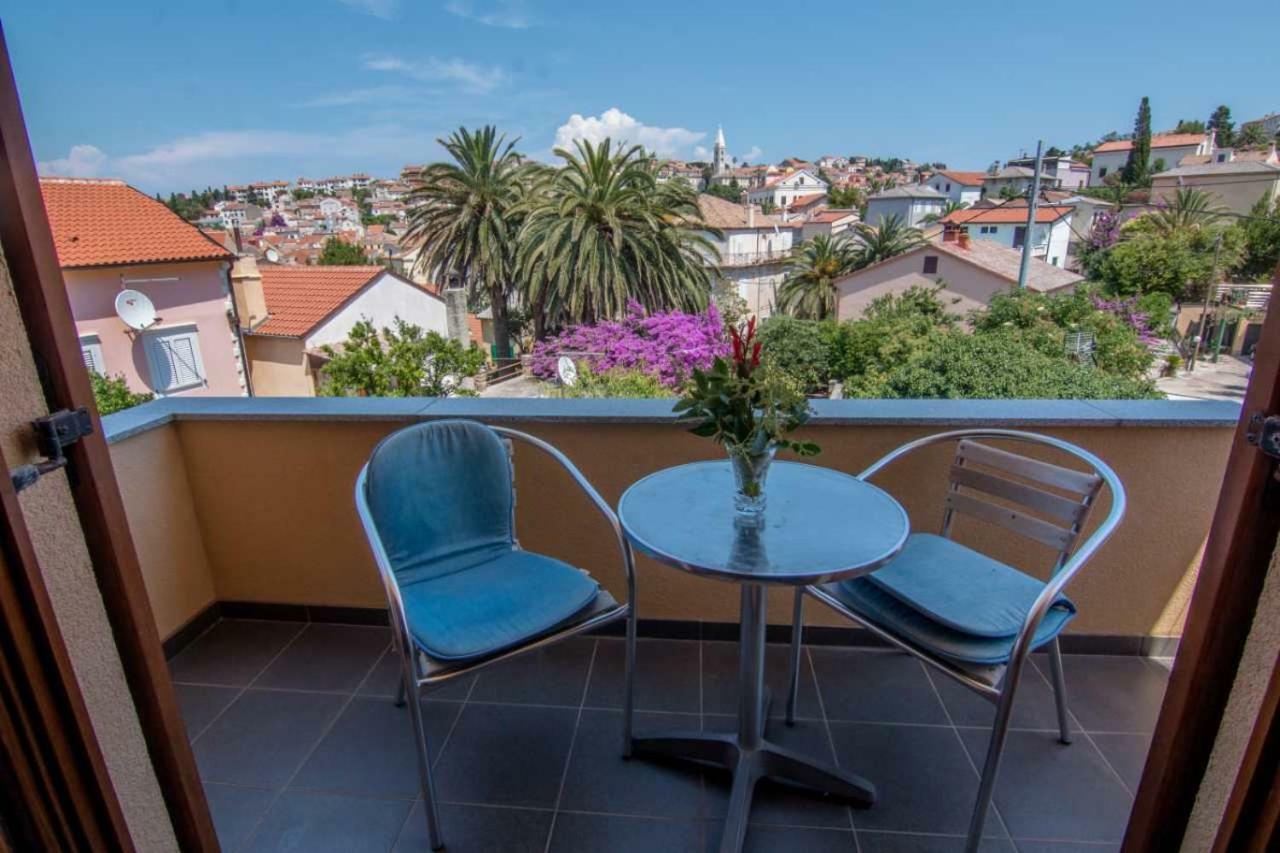 מאלי לוסיניי Apartments Villa Forida מראה חיצוני תמונה