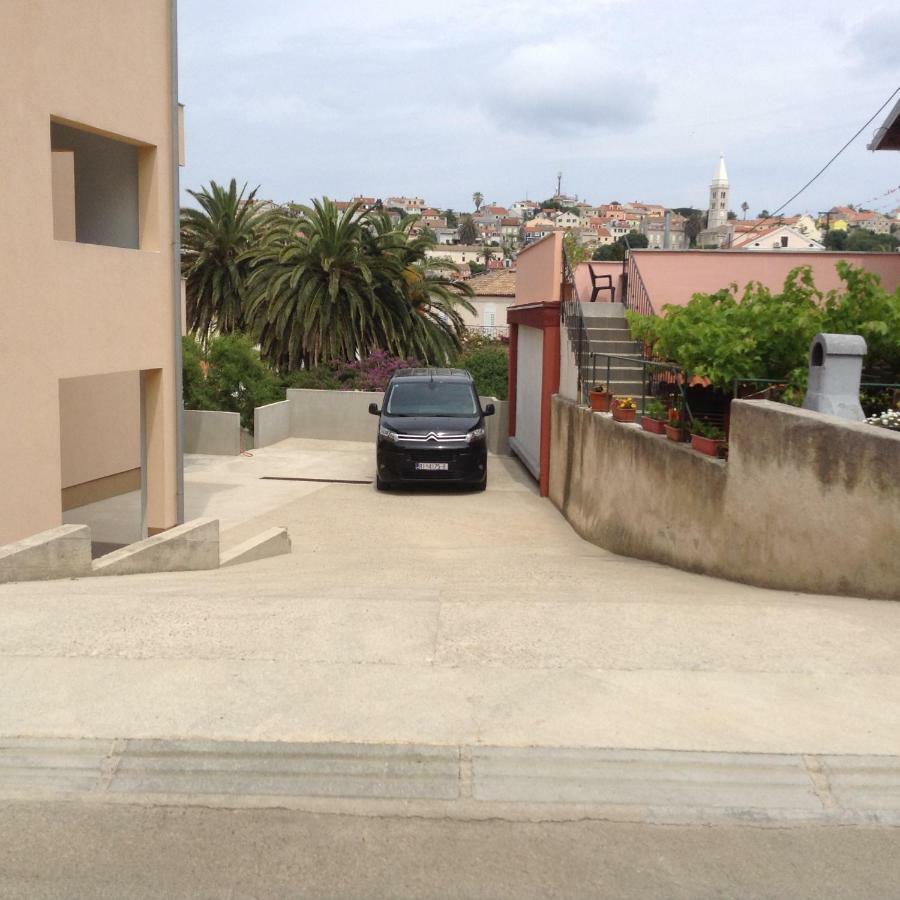 מאלי לוסיניי Apartments Villa Forida מראה חיצוני תמונה