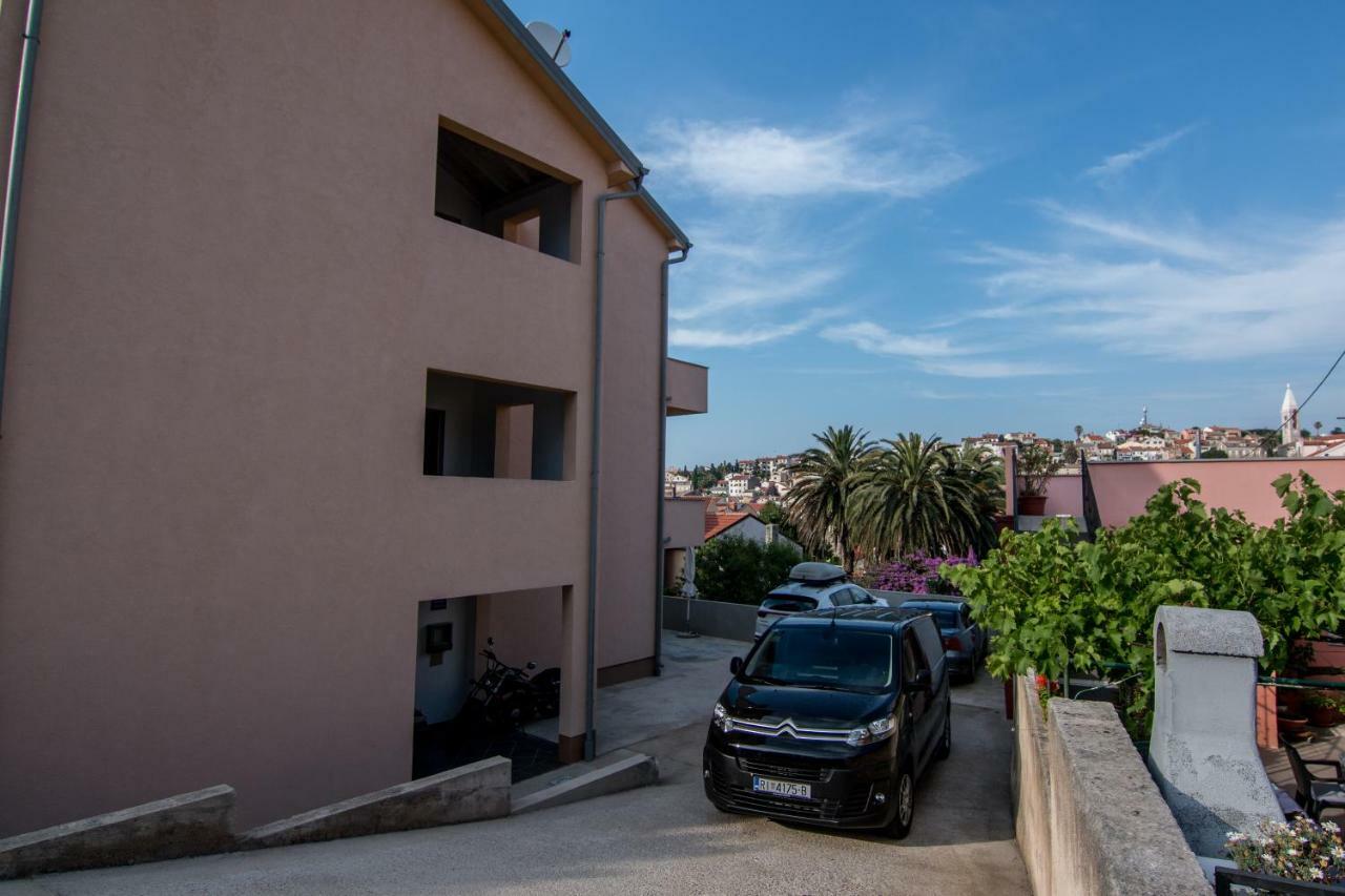 מאלי לוסיניי Apartments Villa Forida מראה חיצוני תמונה