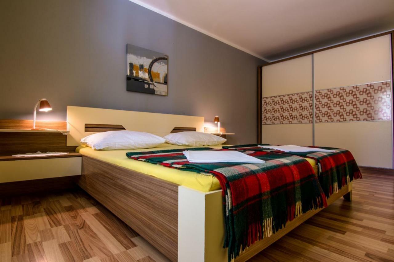 מאלי לוסיניי Apartments Villa Forida מראה חיצוני תמונה