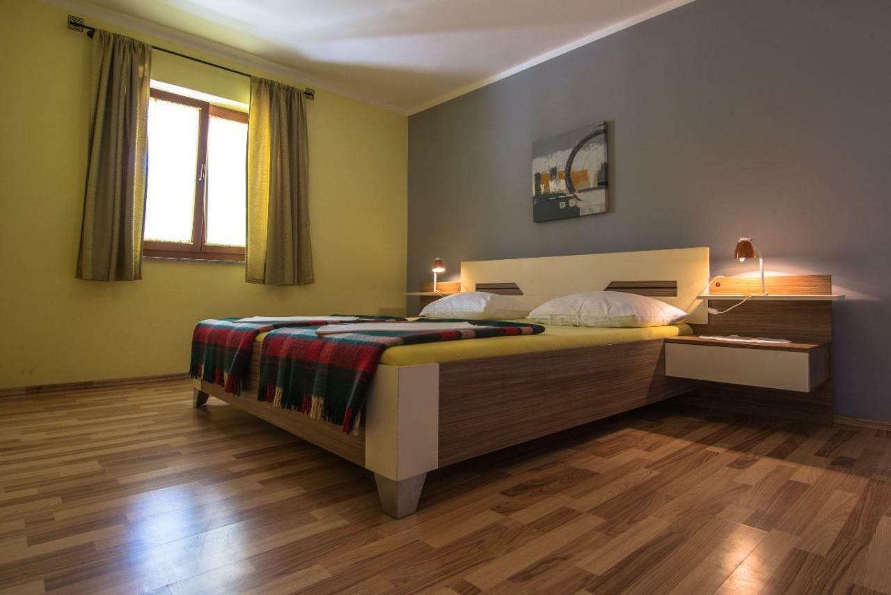 מאלי לוסיניי Apartments Villa Forida מראה חיצוני תמונה